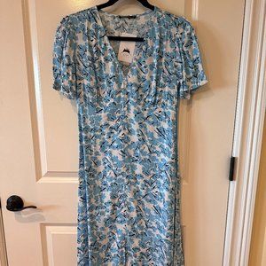 Short Sleeve Midi Dress Size M (White & Blue)